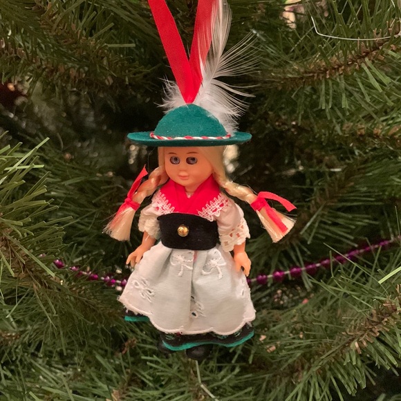 Swiss handmade doll ornament - green skirt - Picture 1 of 3